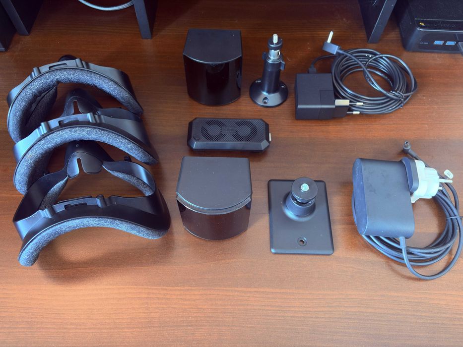 Valve Index VR Kit + 2 Base Stations + 2 Controllers + Acessórios