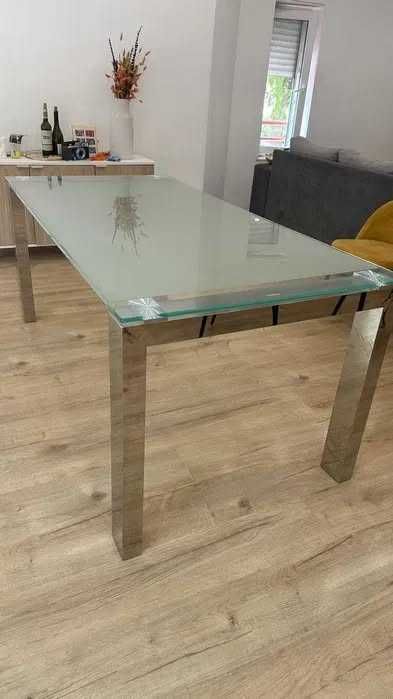 Mesa de jantar de vidro temperado e pernas de aço 180x90