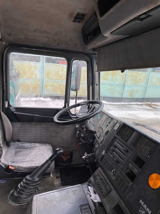 Продаж MAN F2000 вантажний спеціалізований сідловий тягач-Е