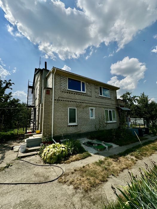 Продаж або обмін будинку