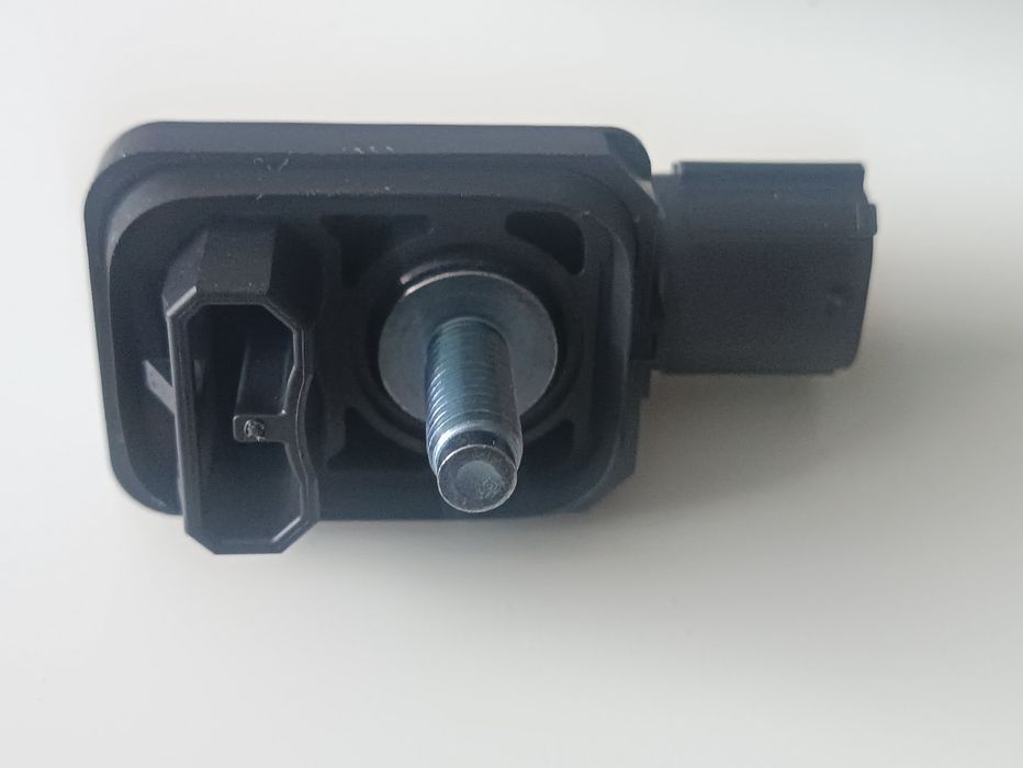 Toyota RAV4 Yaris corolla Lexus czujnik zderzeniowy uderzeniowy sensor