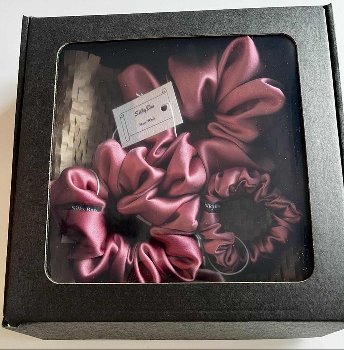 Jedwabna gumka do włosów SilkyBoo scrunchie rozmiar midi handmade