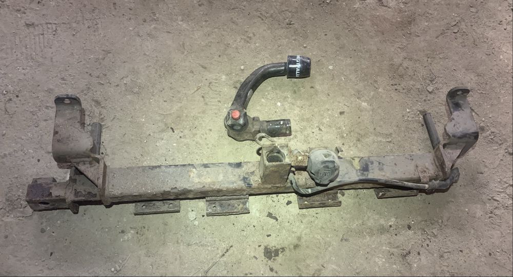 Фаркоп opel zafira b опель зафіра Б оригінал