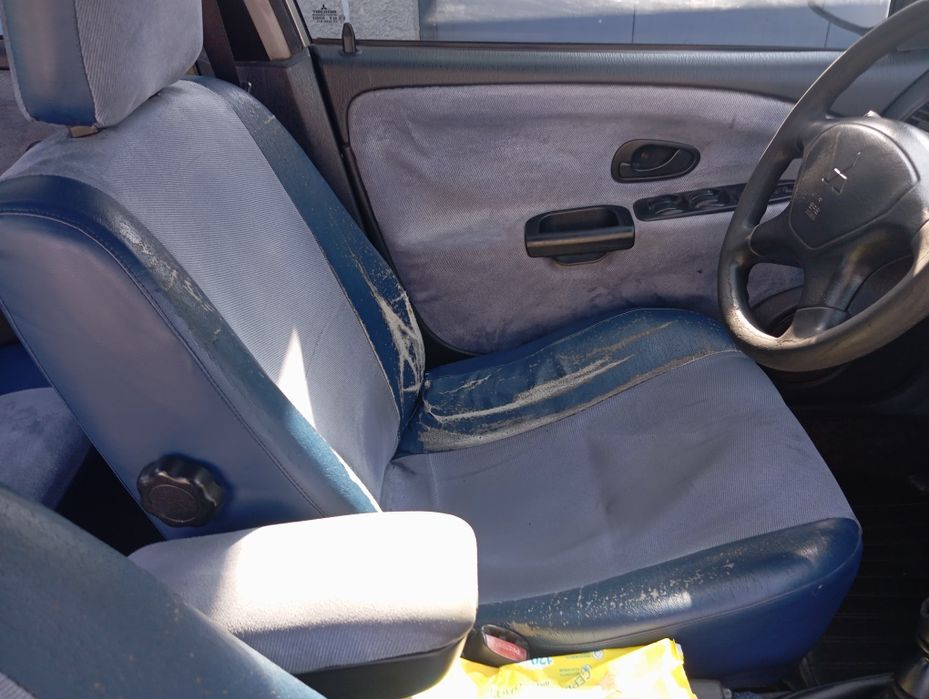 Mitsubishi Карізма 2002