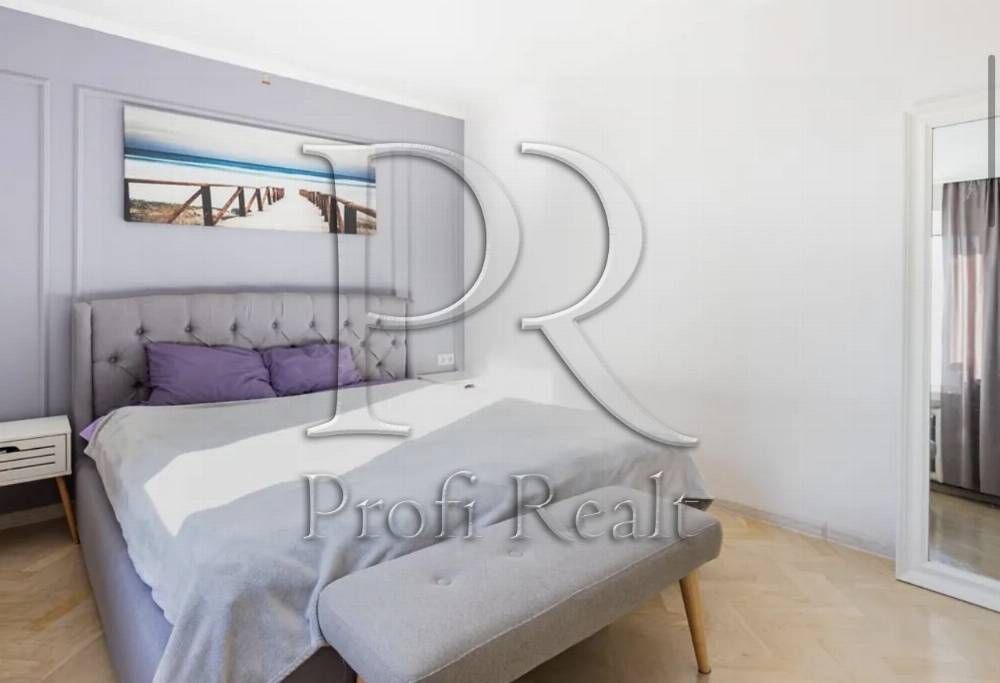 Продаж 4 кімнатна квартира вул. Шептицького 3Б / метро Лівобережна