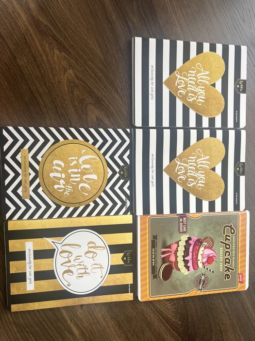 5 x Zeszyty A5 w kratkę i linie z brokatem