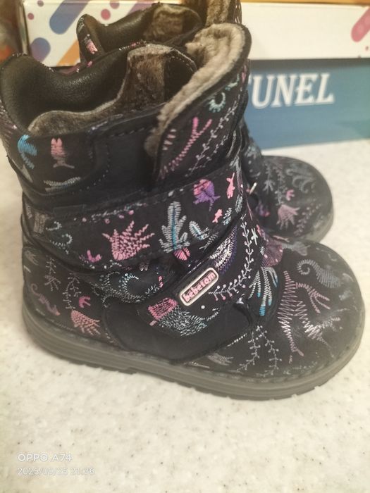 Фірмові зимові чобітки, ботінки bebetom