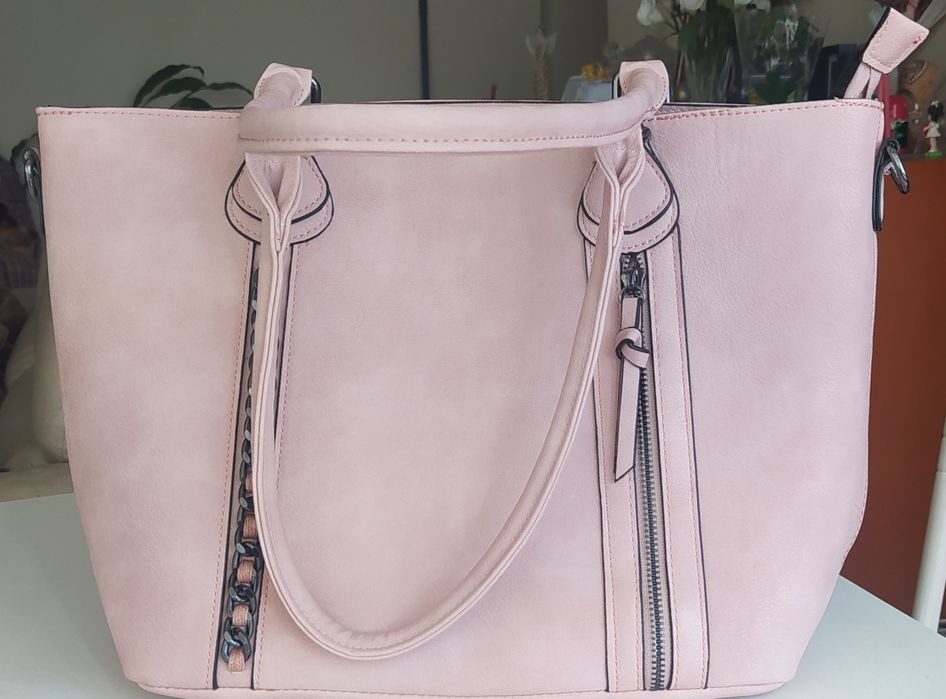 Mala de mulher de cor rosa