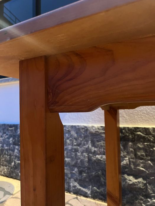 Mesa de madeira resistente 1,39m – ótima para sala ou escritório