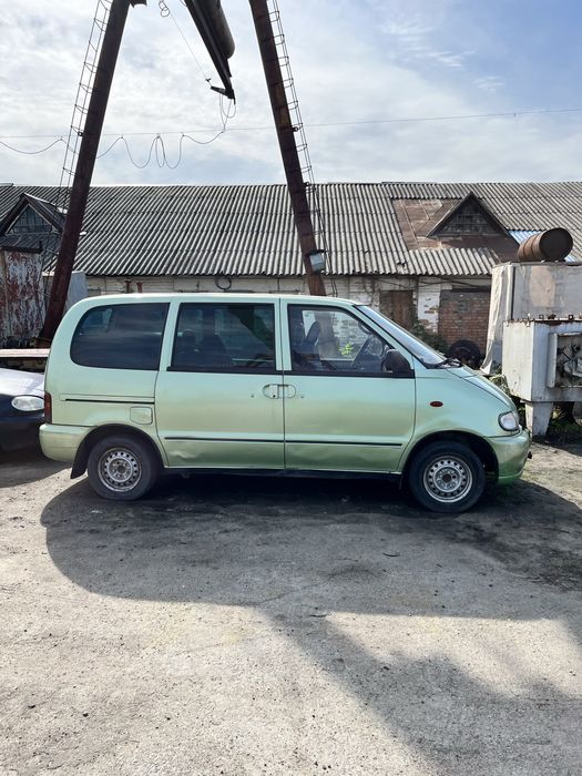 Продам Nissan serena