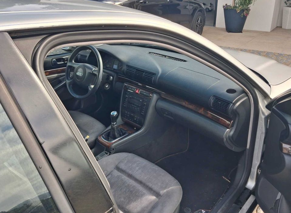 Audi A4 2.5 TD V6 150 cv