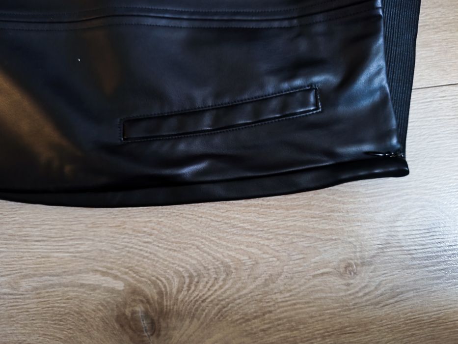 Spodnie Reserved z eko skóry r. S