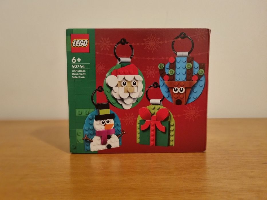 LEGO 40744 - Christmas Ornament Selection