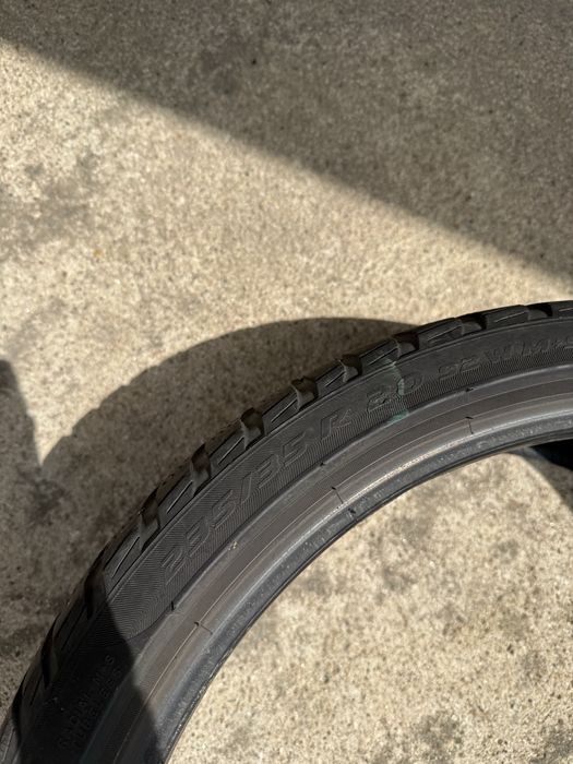 Pirelli sottozero 235/35/20