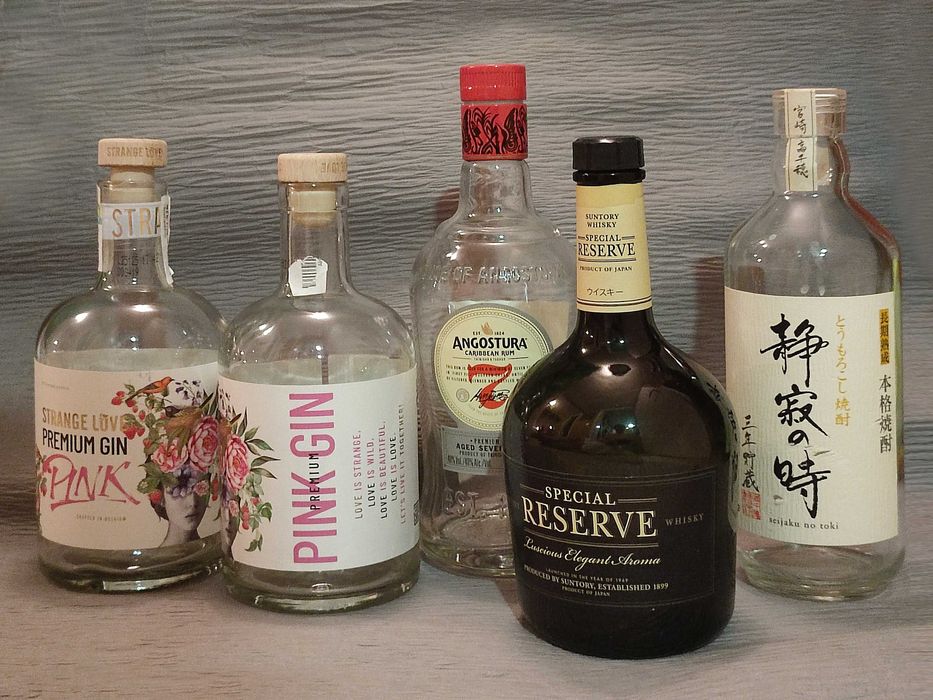 Бутылка от рома, джина, саке