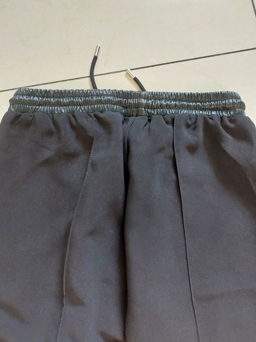 Spodnie damskie materiałowe czarne