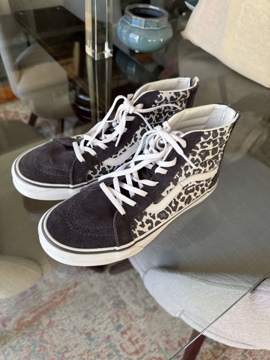 Tenis vans cinzento e branco