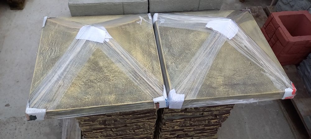 Дашки на паркан, накриття на стовбець, парапети власне виробництво.