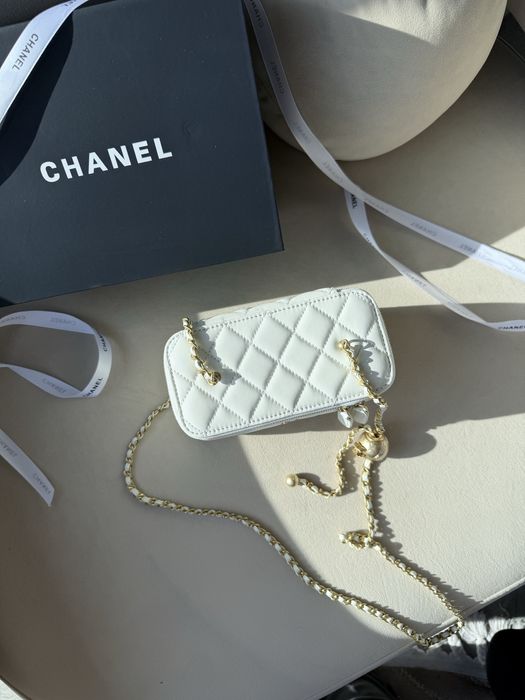 Сумка Chanel Vanity біла