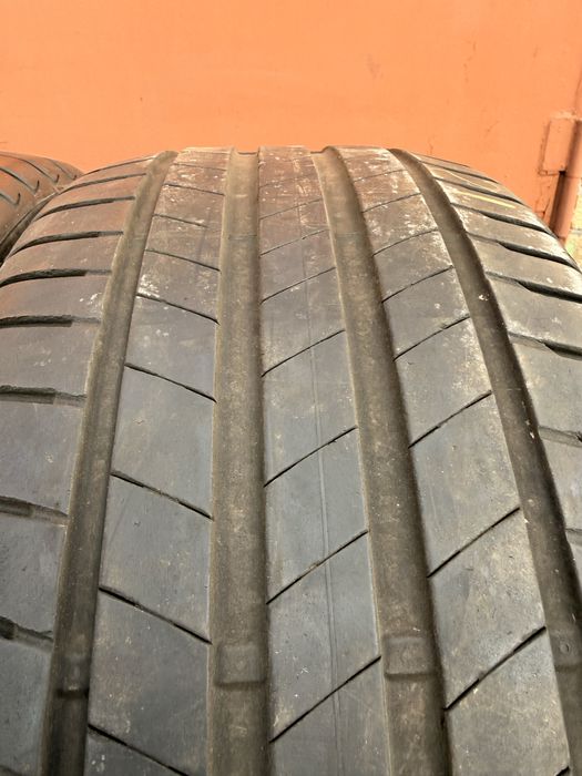 Bridgestone 255/35r21