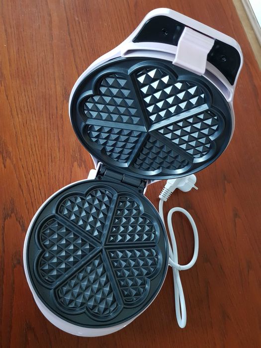 Nowa gofrownica firmy Bestron z kolekcji Sweet Dreams, serduszka