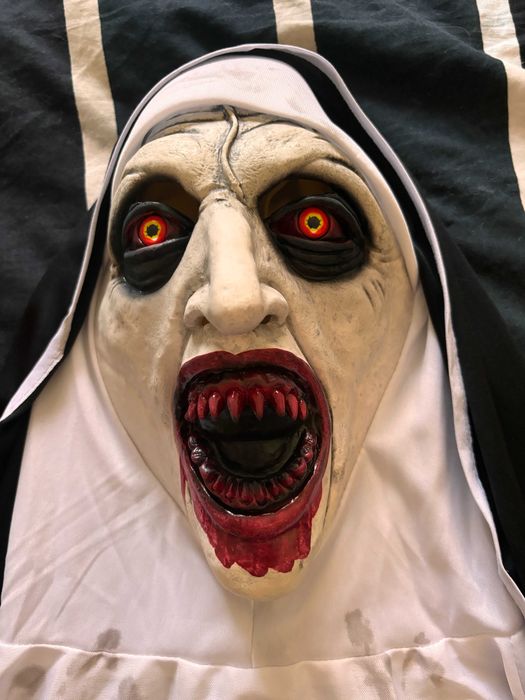 Máscara freira/nun nova
