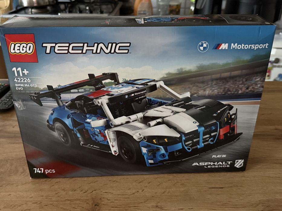 Lego Technic BMW M4 GT3 EVO