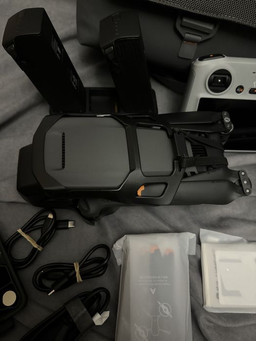 Розрочка дрон DJI Mavic 3 Pro  Fly More Combo