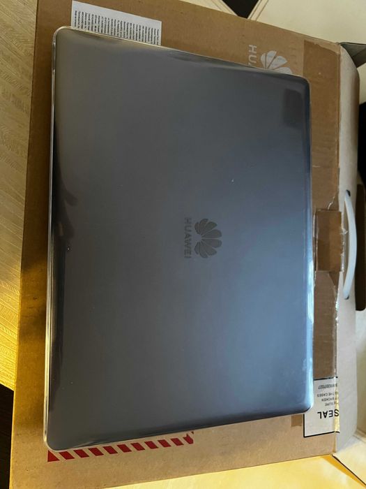 Sprzedam HUAWEI MateBook 13