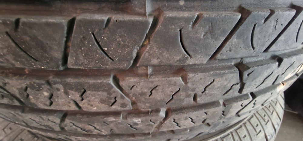Pneus 255/70R16 continental crosscontact