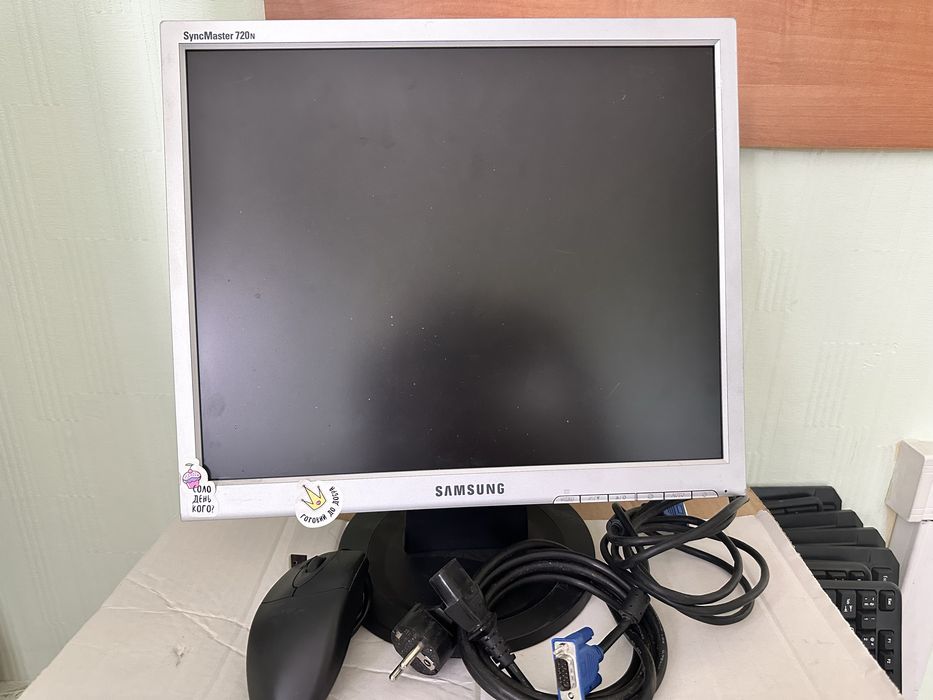 Монітор Samsung 720 N