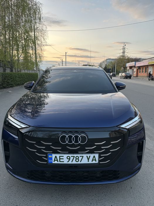 Audi Q-4 etron S-Lain