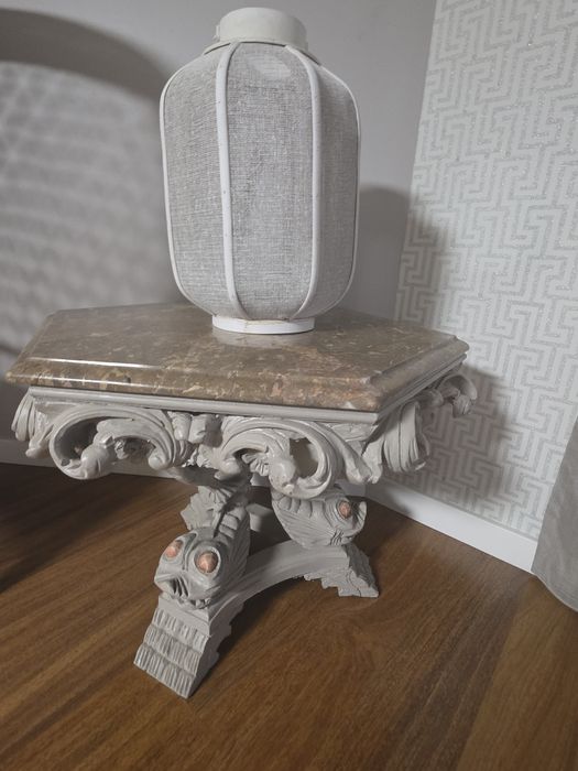 Mesa de centro/ apoio em mármore