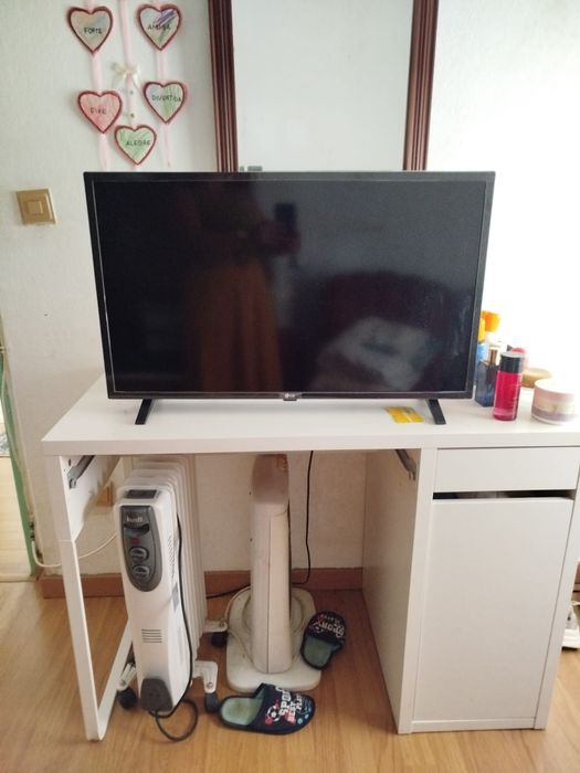 TV - LG Smart TV 32 polegadas/ 80 cm
