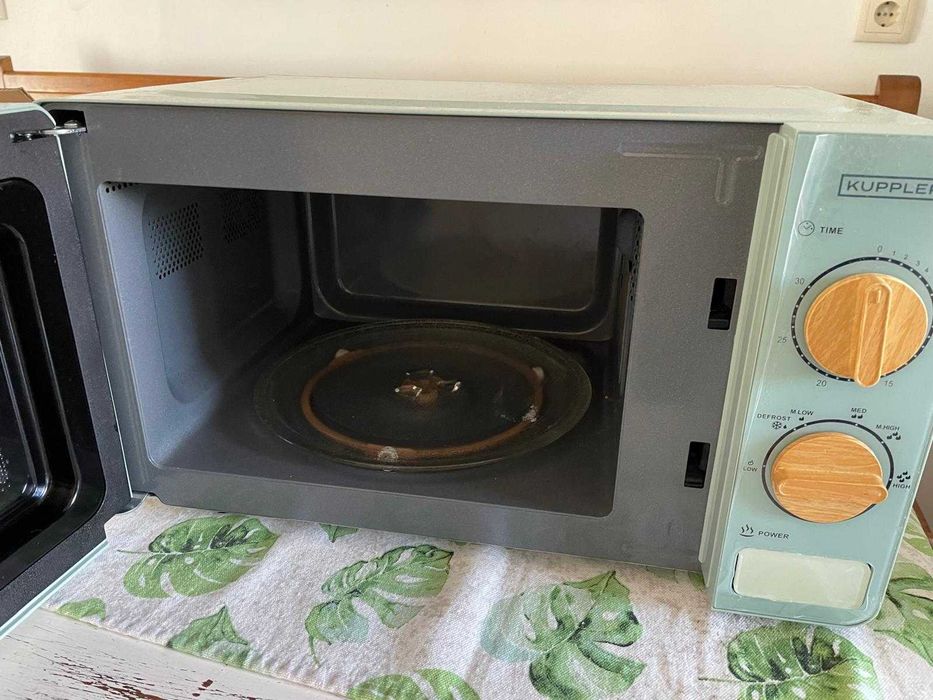Vendo micro-ondas de 700W e 20L em perfeito estado