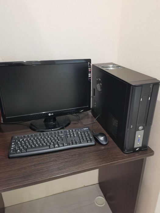 Комп'ютер, усе в комплекті