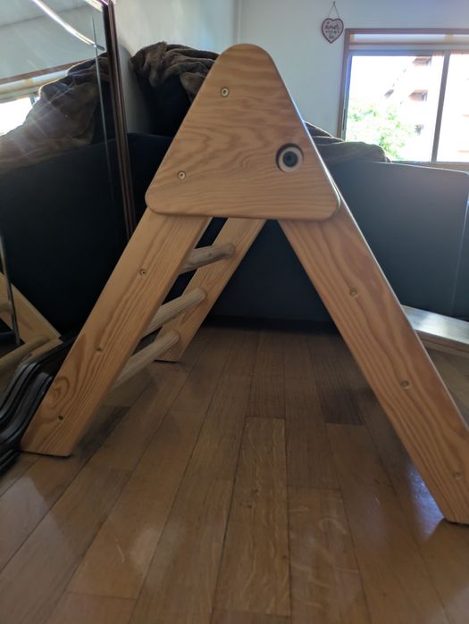Triângulo pikler Montessori