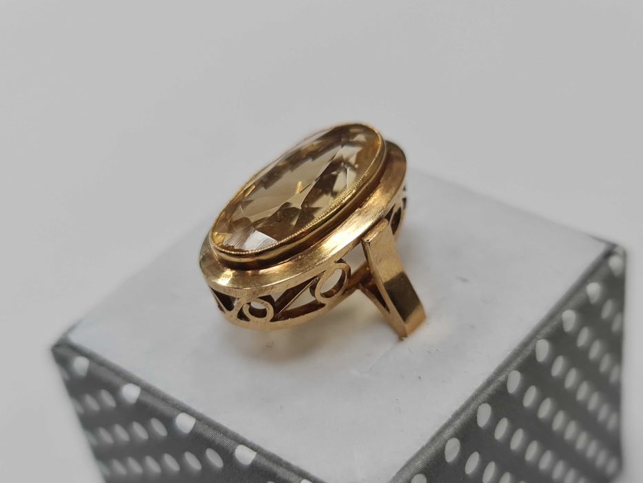 Złoty pierścionek/ 585/ 8.40 gram/ R16/ Chryzolit/ praca ręczna