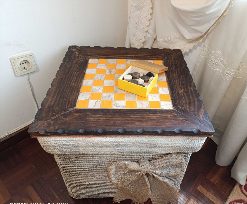 Tabuleiro Xadrez e, Madeira maciça, trabalhada e Ladrilhos - Artesanal