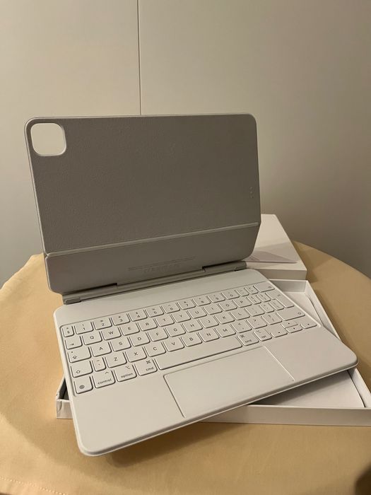 iPad Magic Keyboard 11