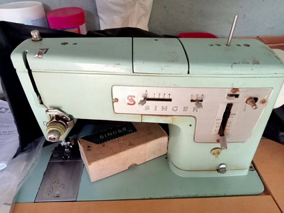 Máquina de costura Singer