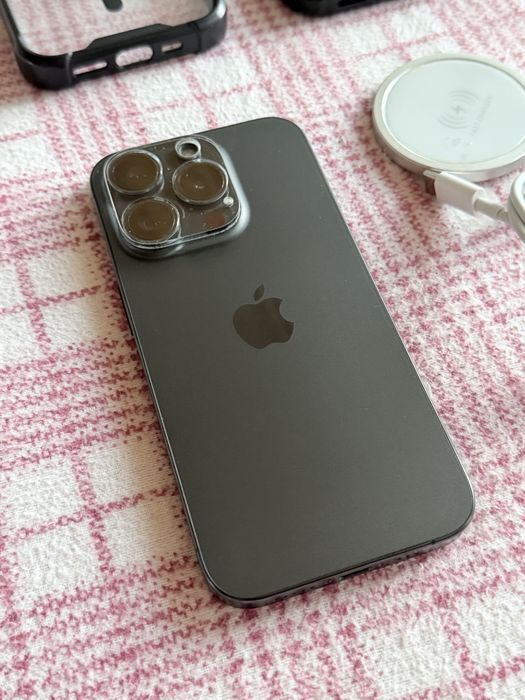 Apple iPhone 15 Pro, 128 GB.