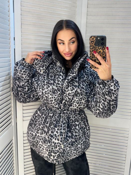 Куртка об‘ємна пуффер з капюшоном