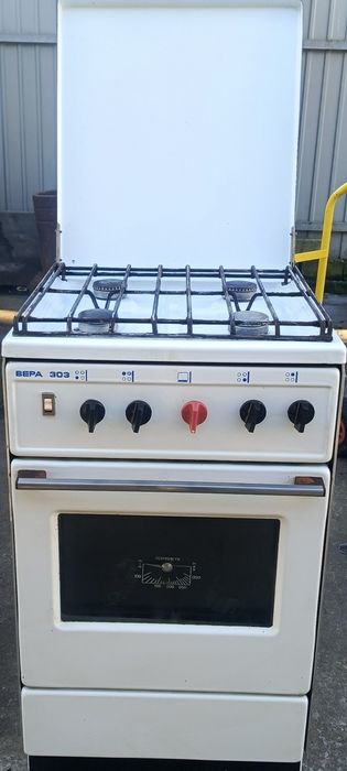 Продам газовую плиту