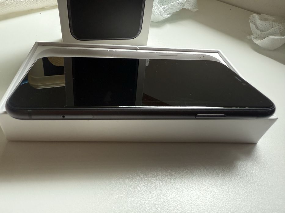 Sprzedam iPhone 11 64GB