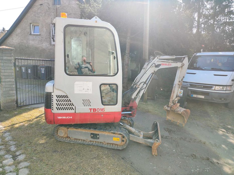 Minikoparka Takeuchi TB 016