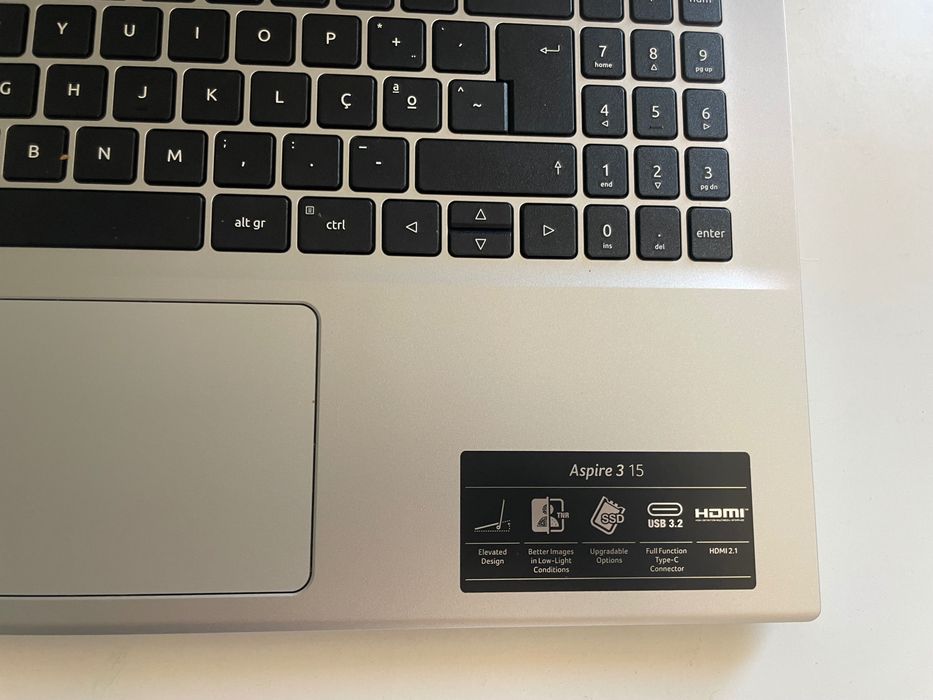 Notebook Acer Aspire 3 15 AMD Ryzen 7 5700U com Radeon Graphics 16 G RAM