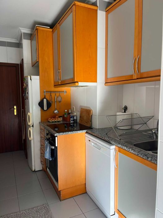 Condomínio Terraços da Arrábida -Apartamento 2 assoalhadas com Garagem - Permite apoio á renda - Porta 65