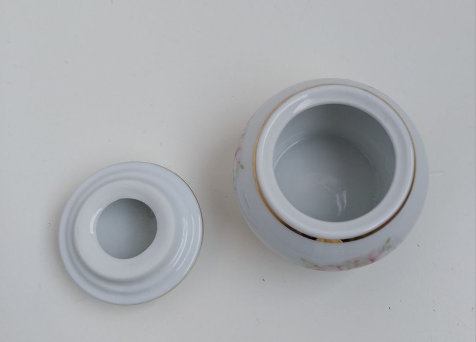 Caixa redonda em porcelana da Spodart