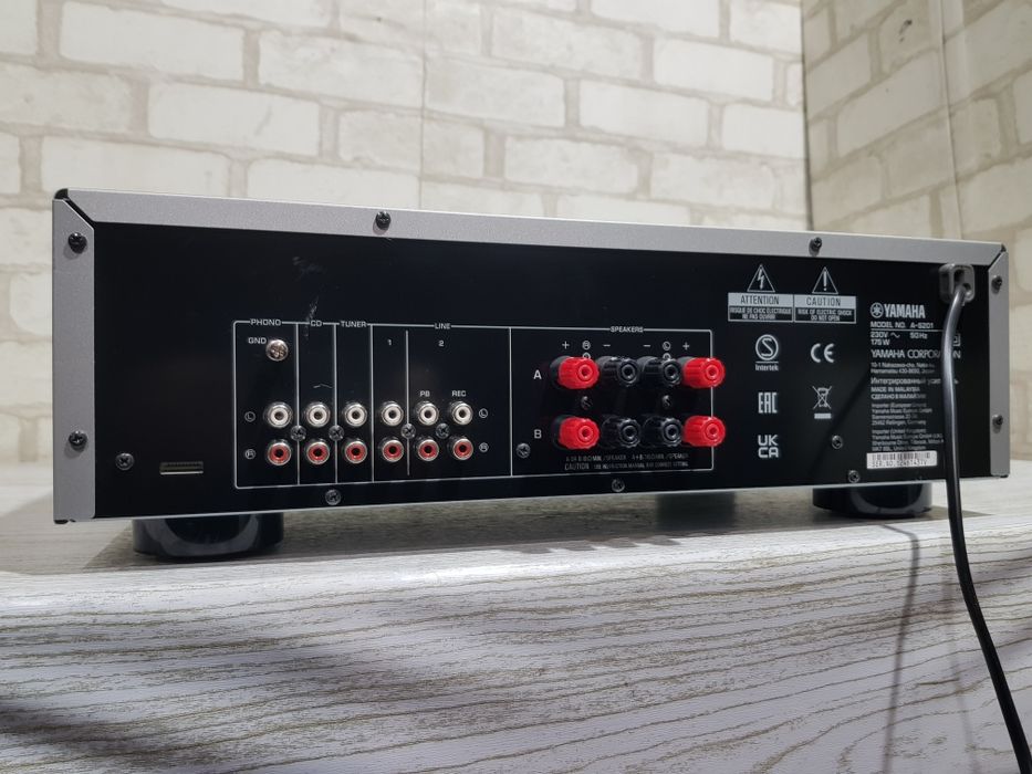 Стерео підсилювач YAMAHA A-S201, *2x140 Вт, б/у з Німеччини